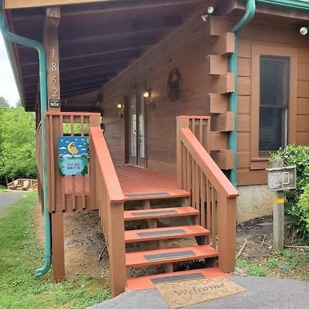 Story Brook: Beautiful True Log Cabin! Close To Dollywood, State Park, And More! セバービル エクステリア 写真
