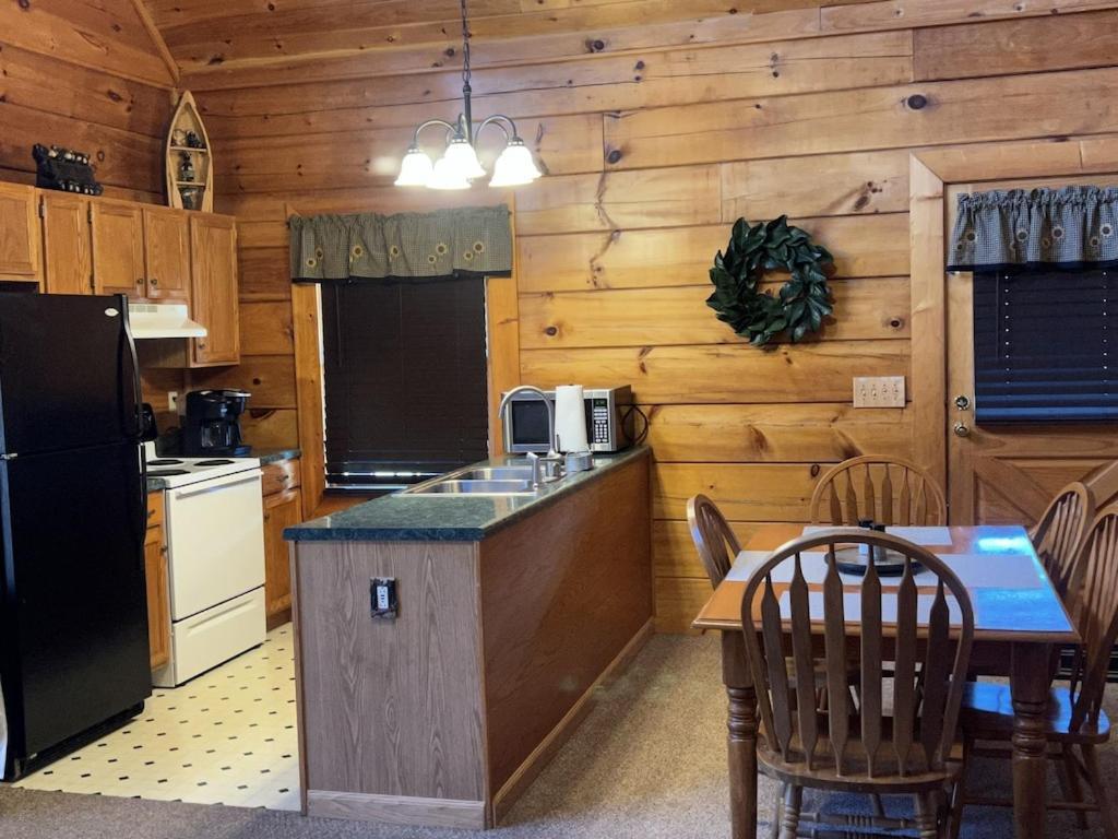 Story Brook: Beautiful True Log Cabin! Close To Dollywood, State Park, And More! セバービル エクステリア 写真