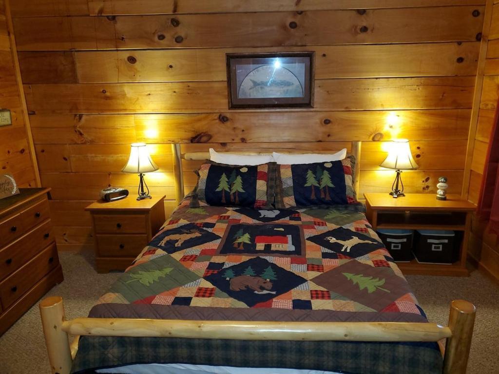 Story Brook: Beautiful True Log Cabin! Close To Dollywood, State Park, And More! セバービル エクステリア 写真