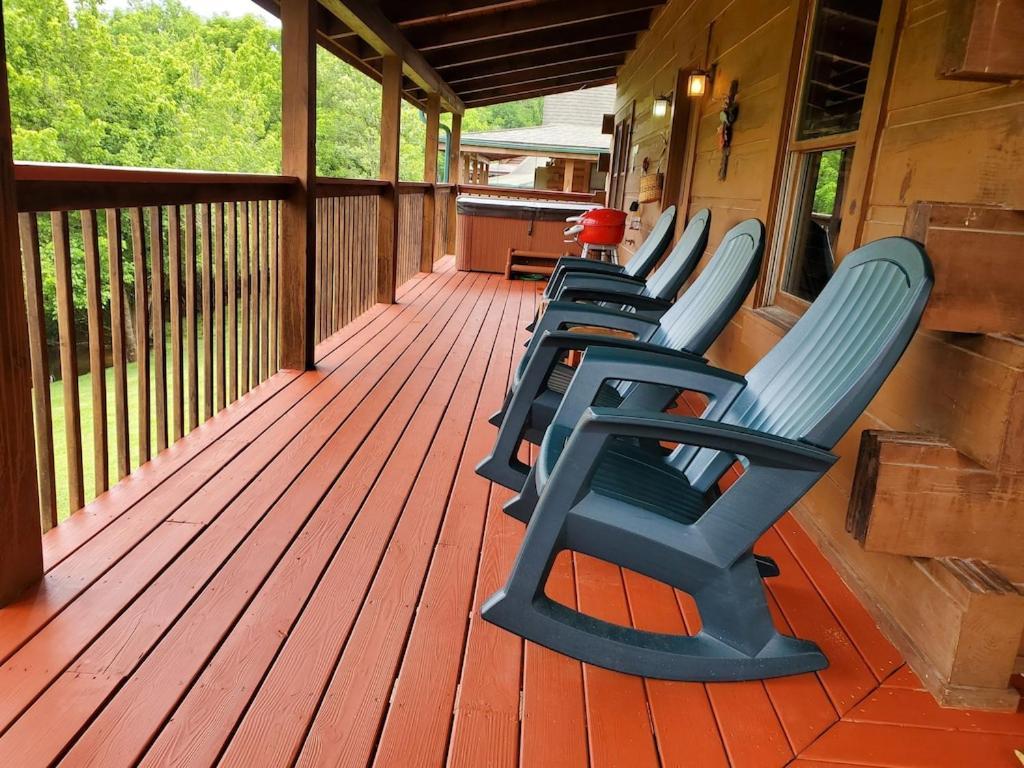 Story Brook: Beautiful True Log Cabin! Close To Dollywood, State Park, And More! セバービル エクステリア 写真