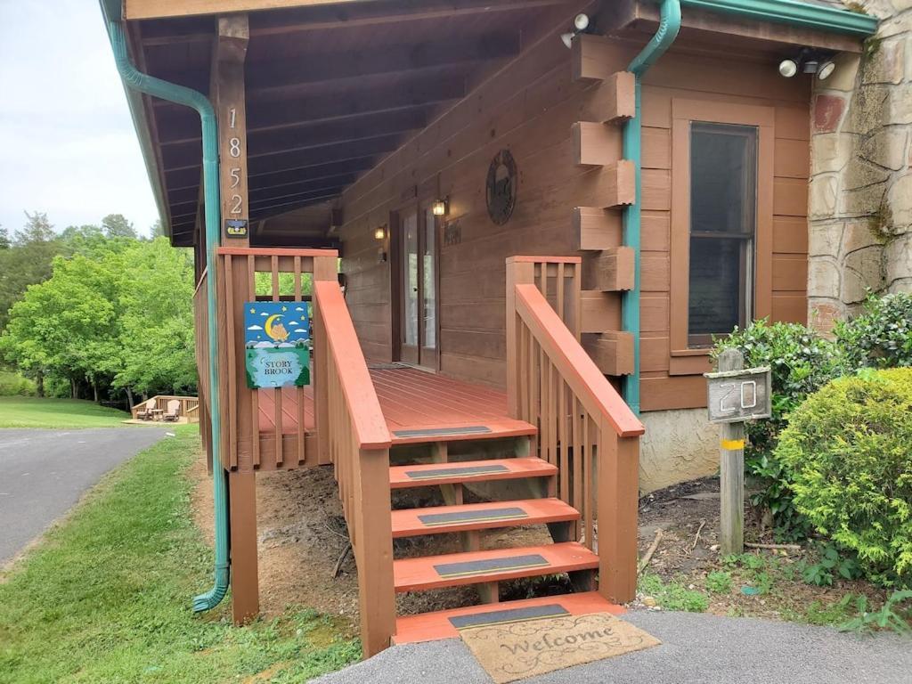 Story Brook: Beautiful True Log Cabin! Close To Dollywood, State Park, And More! セバービル エクステリア 写真